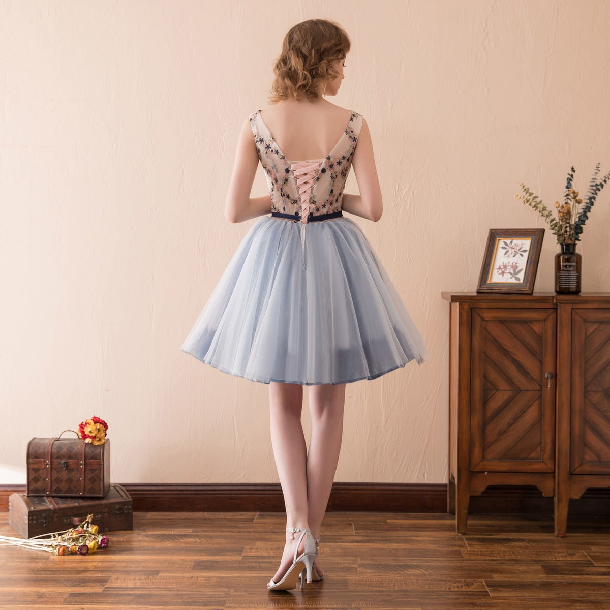 7-Day Dispatch Illusion Neckline Floral Embroidered Light Blue Tulle Short Prom Dress Lace-up Back Cocktail Dress
