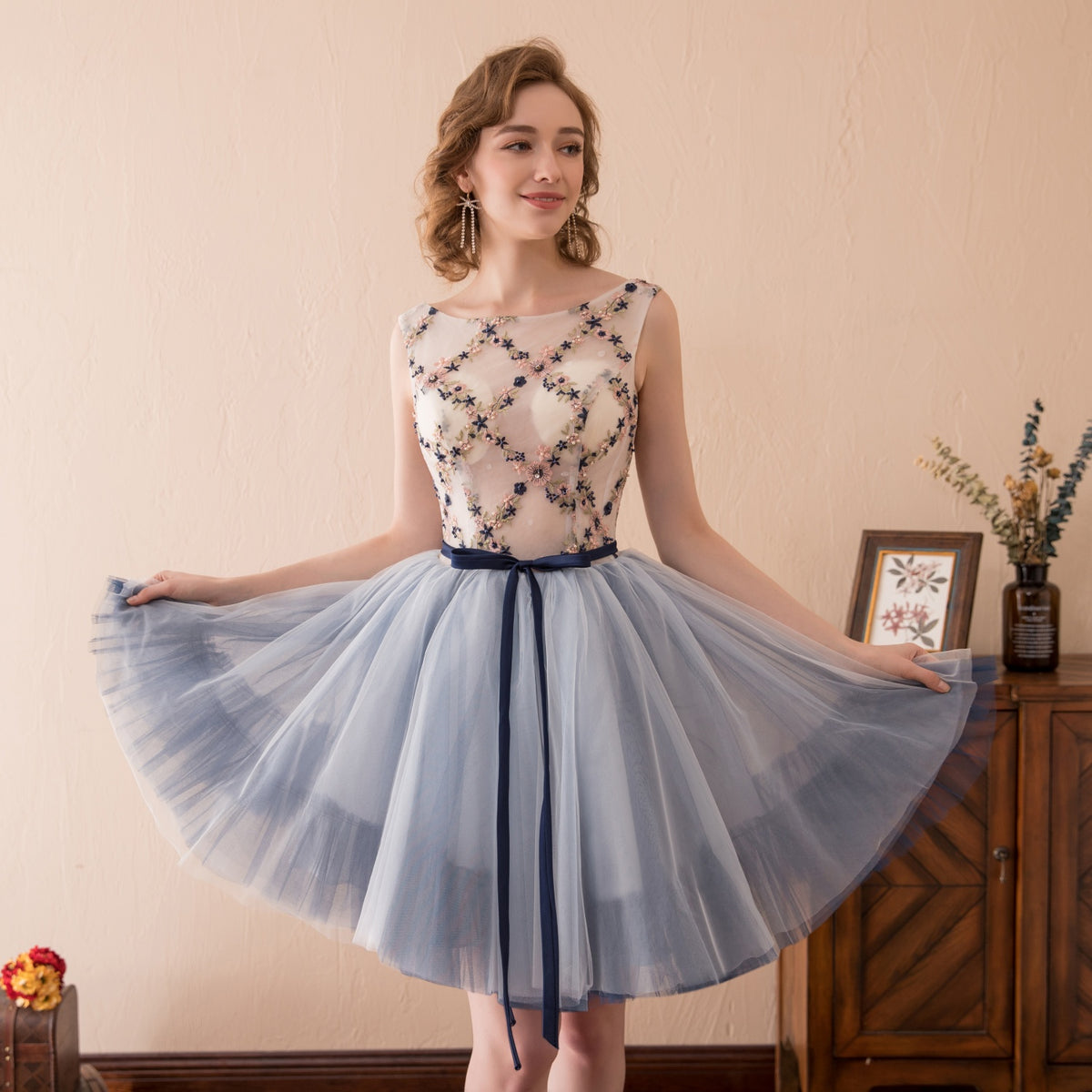 7-Day Dispatch Illusion Neckline Floral Embroidered Light Blue Tulle Short Prom Dress Lace-up Back Cocktail Dress