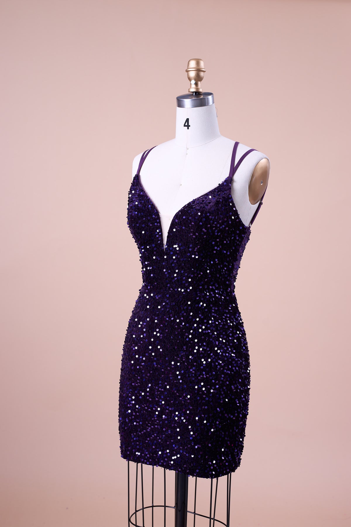 72‑Hour Dispatch Dark Purple Velvet Sequin Deep V Spaghetti Strap Short Homecoming Dress