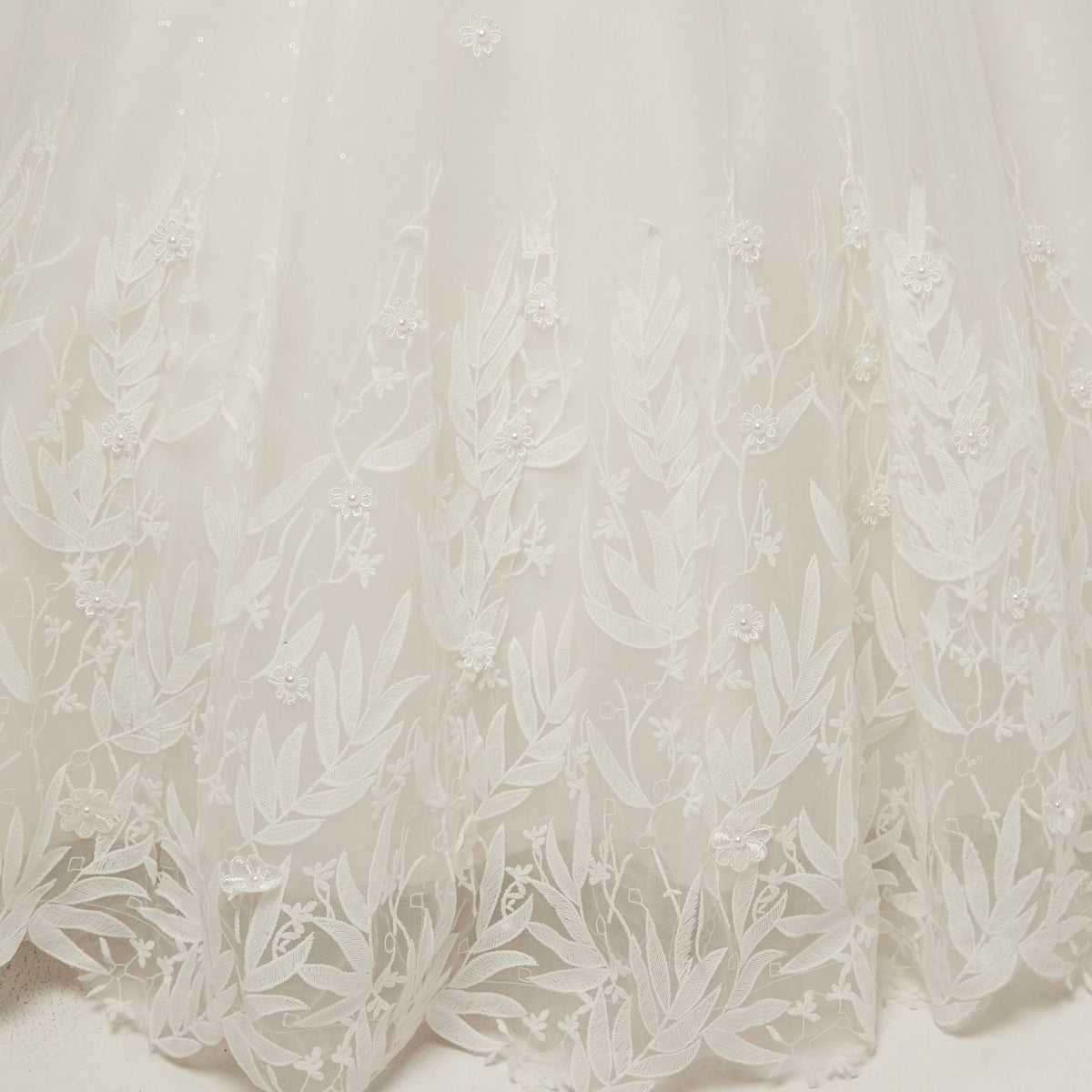 7-Day Dispatch Illusion Neckline Long Sleeve White Lace Tulle Ball Gown Fringe Shoulder Keyhole Back Wedding Dress