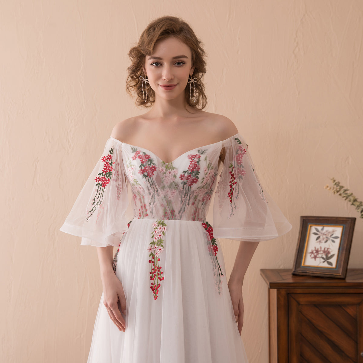 7-Day Dispatch Off-the-Shoulder Floral Embroidered White Tulle A-Line Gown Lace-up Back Formal Dress