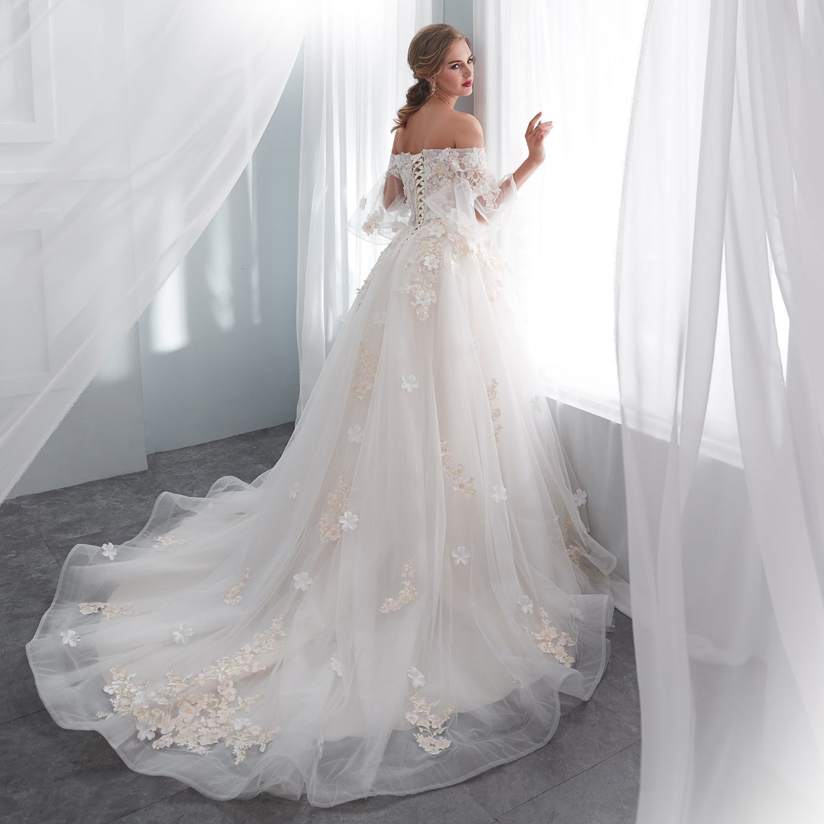 7-Day Dispatch Off-the-Shoulder Sheer Sleeve Ivory Lace Tulle Ball Gown 3D Floral Applique Lace-up Back Sweeping Train Wedding Dress