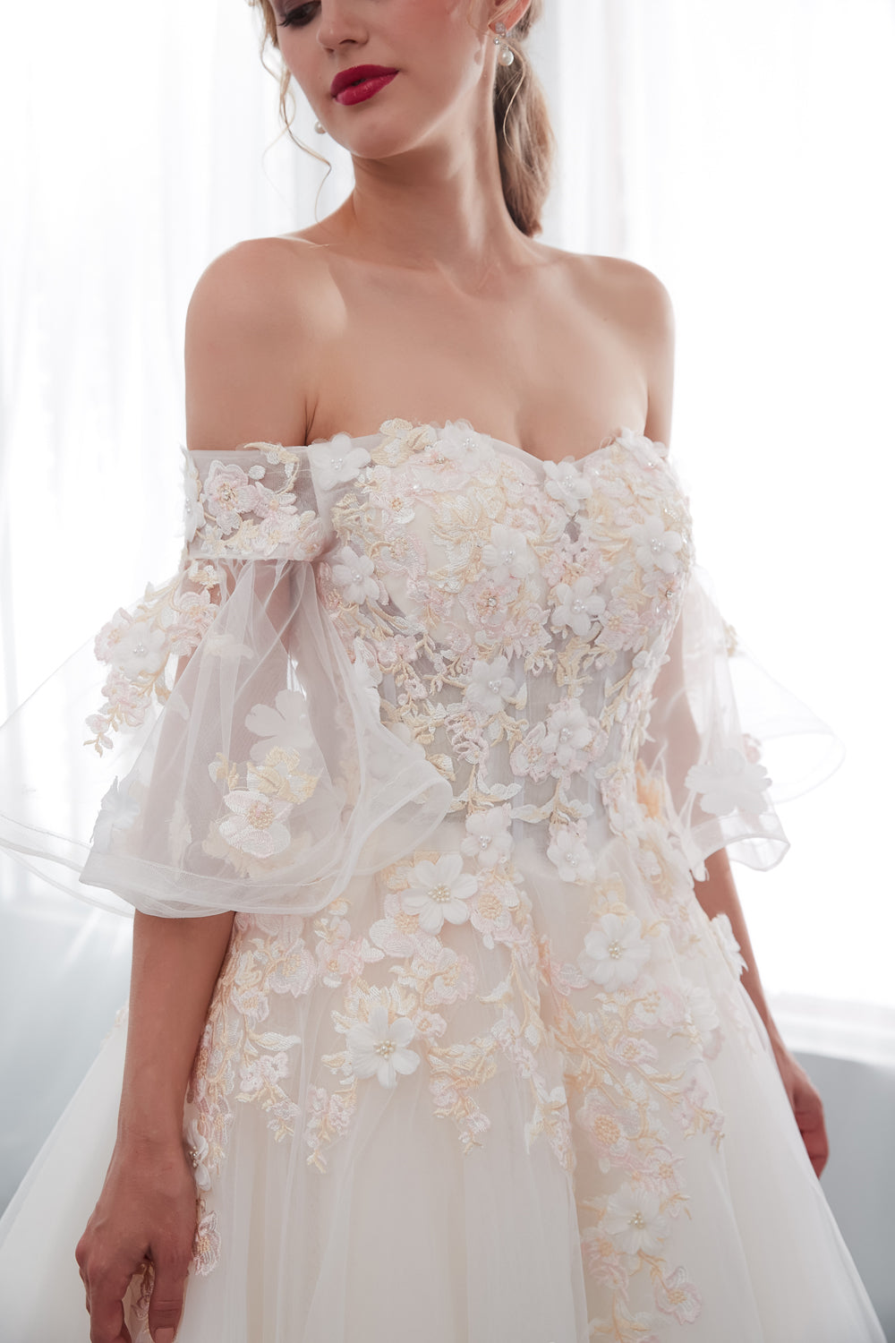 7-Day Dispatch Off-the-Shoulder Sheer Sleeve Ivory Lace Tulle Ball Gown 3D Floral Applique Lace-up Back Sweeping Train Wedding Dress