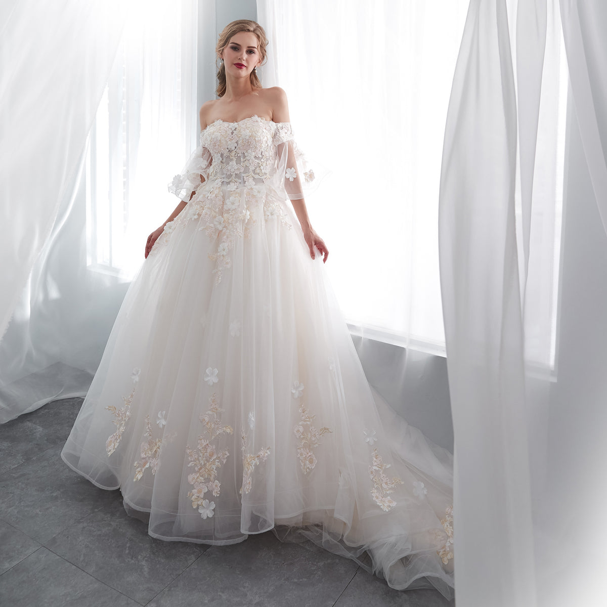 7-Day Dispatch Off-the-Shoulder Sheer Sleeve Ivory Lace Tulle Ball Gown 3D Floral Applique Lace-up Back Sweeping Train Wedding Dress