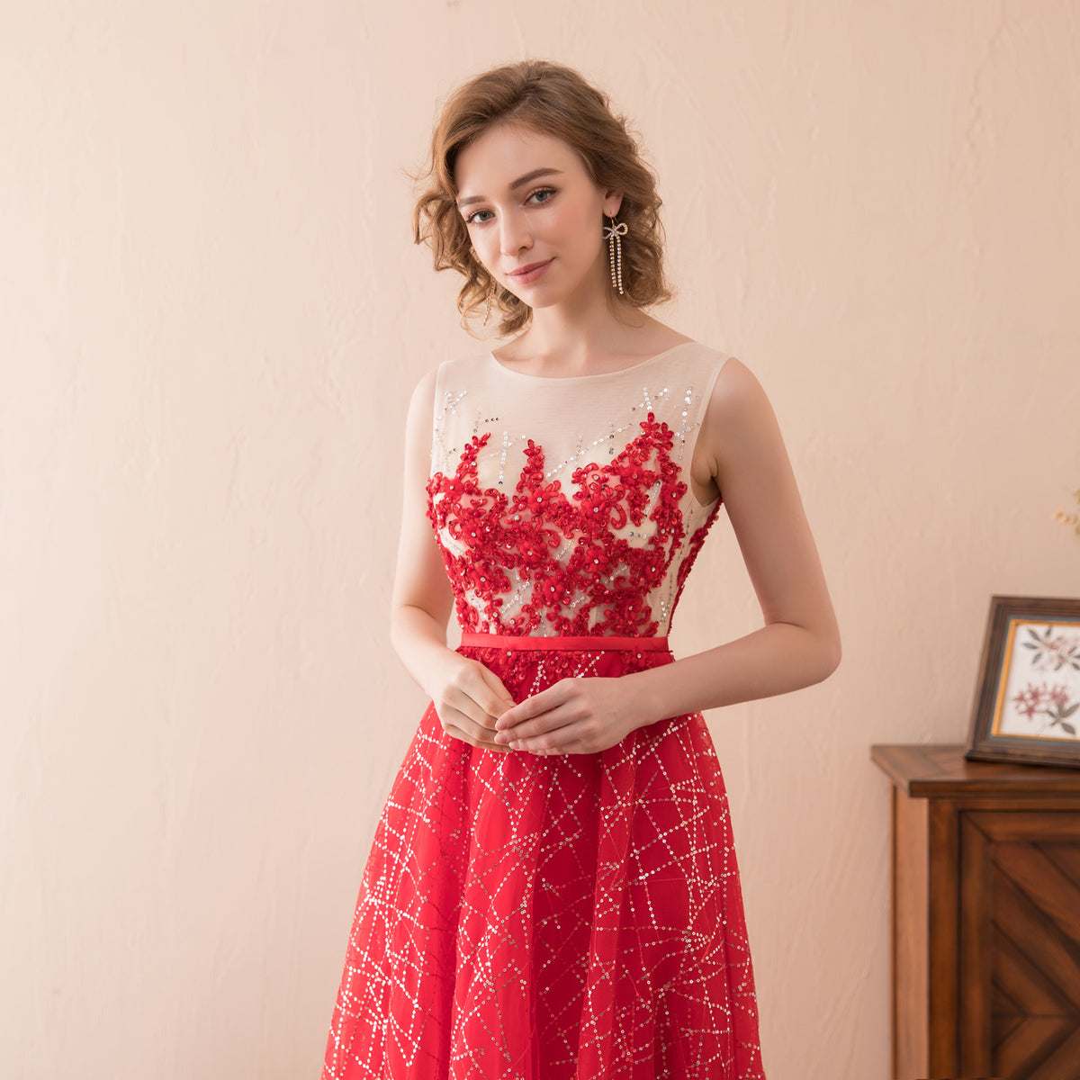 7-Day Dispatch Sleeveless Illusion Neckline Red Floral Applique Tulle Evening Gown Starry Beaded Sweep Train Formal Dress