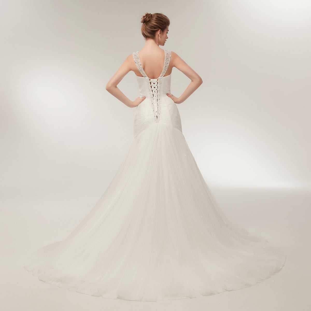 7-Day Dispatch Sleeveless V-Neck Beaded Strap White Tulle Mermaid Wedding Dress Lace-up Back Sweeping Train Bridal Gown