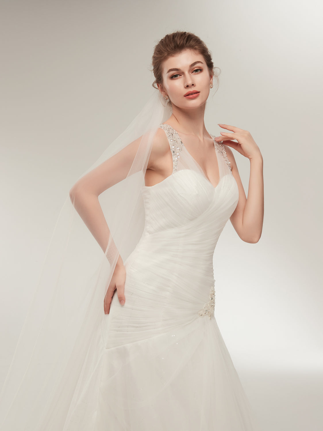 7-Day Dispatch Sleeveless V-Neck Beaded Strap White Tulle Mermaid Wedding Dress Lace-up Back Sweeping Train Bridal Gown