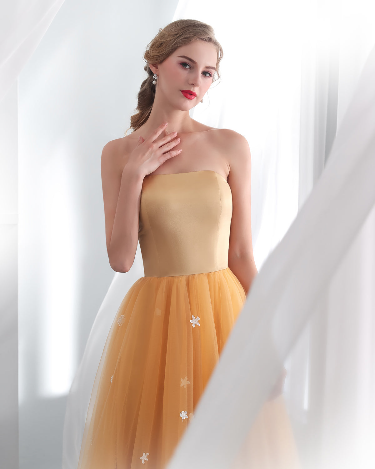 7-Day Dispatch Strapless Golden Yellow Tulle Ball Gown 3D Butterfly Appliques Lace-up Back Sweeping Train Formal Dress