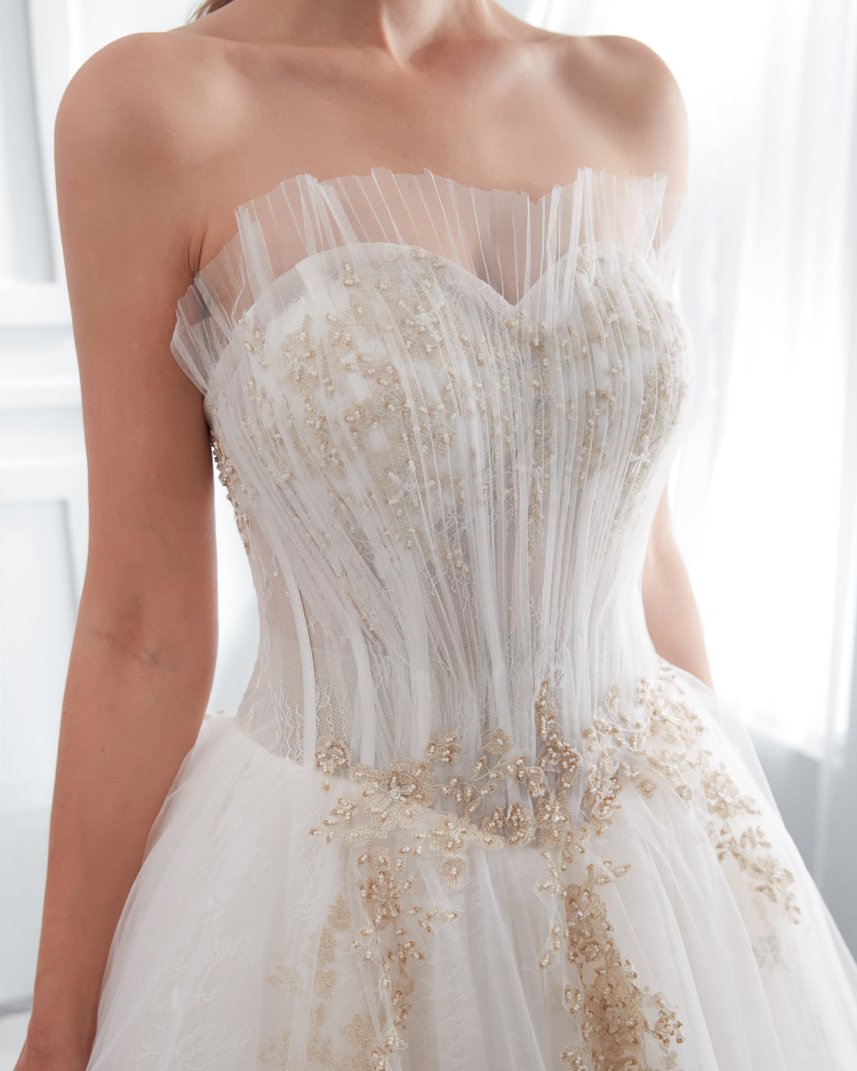 7-Day Dispatch Strapless Illusion Neckline Gold Embroidered Tulle Ball Gown Lace-up Back Sweeping Train Wedding Dress