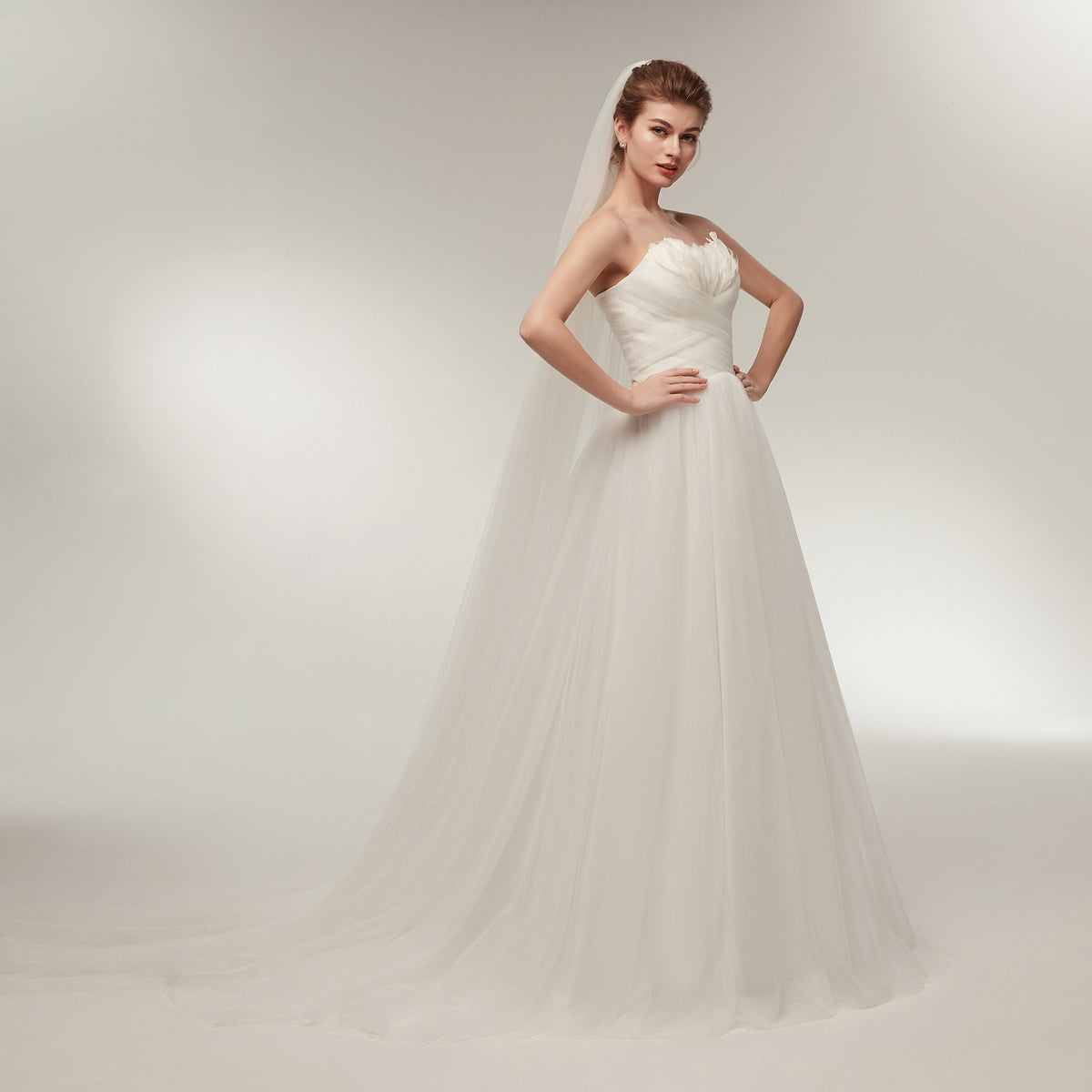 7-Day Dispatch Strapless Sweetheart White Tulle A-Line Wedding Dress Lace-up Back Sweeping Train Bridal Gown