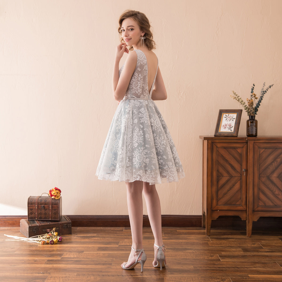 7-Day Dispatch V-Neck Deep V-Back Grey Floral Lace Short Cocktail Dress A-Line Prom Gown