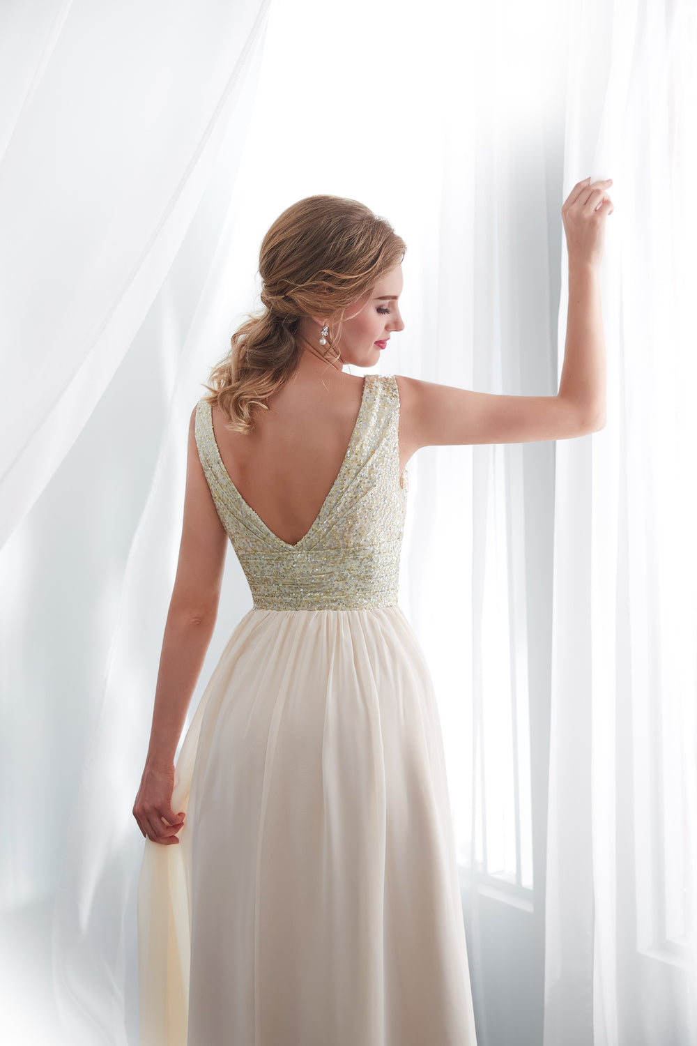 7-Day Dispatch V-Neck Sleeveless Champagne Sequin Bodice Tulle Long Evening Gown Deep V-Back A-Line Prom Dress