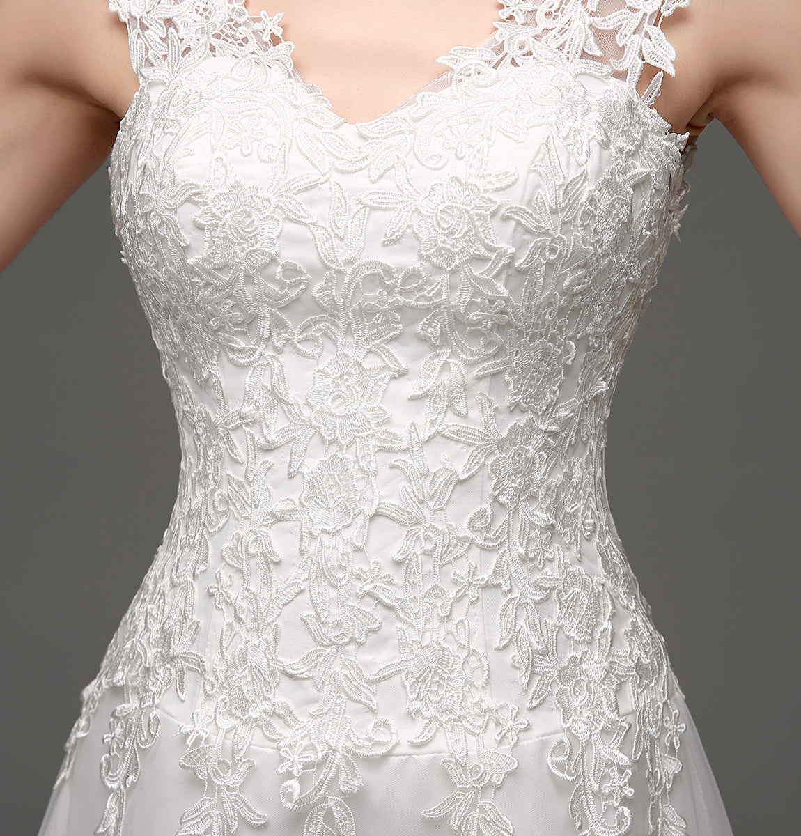 72‑Hour Dispatch Lace Appliqué Tulle Wedding Dress, V‑Neck Cap Sleeve Sheer Back Bridal Gown