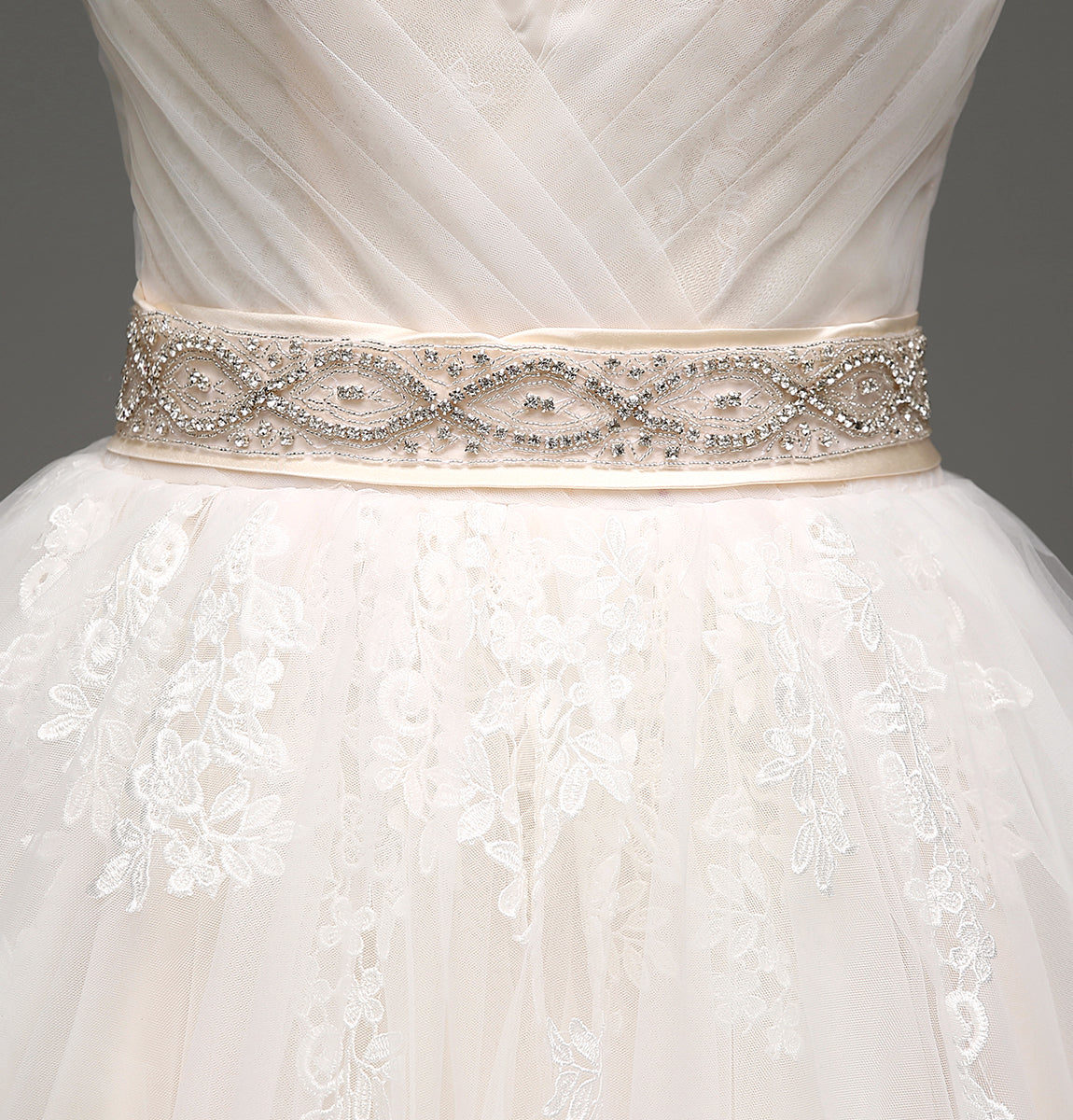 7‑Day Dispatch Sweetheart Lace Strap Ball Gown Wedding Dress Cutout Back Corset with Bow Chapel Train Bridal Gown Product Description