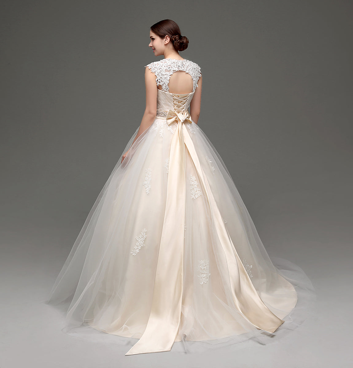 7‑Day Dispatch Sweetheart Lace Strap Ball Gown Wedding Dress Cutout Back Corset with Bow Chapel Train Bridal Gown Product Description